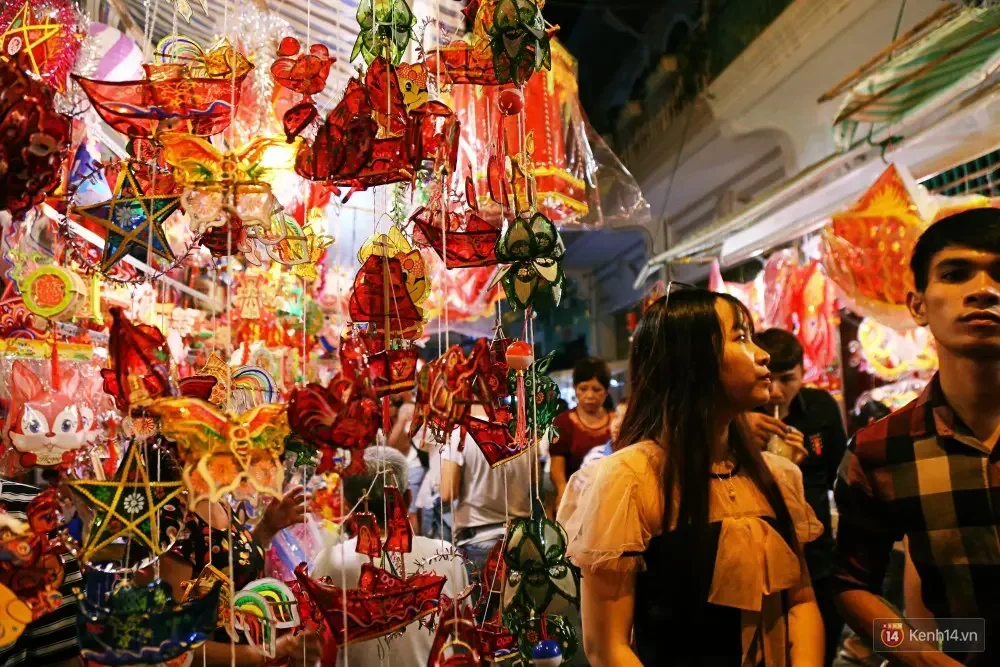 Dắt bạn gái đi đâu chơi trung thu ở HCM - 2022 2 dat ban gai di dau choi trung thu o hcm 2020